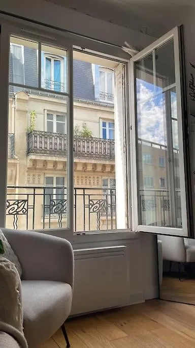 Louis' Haven Apartment Paris