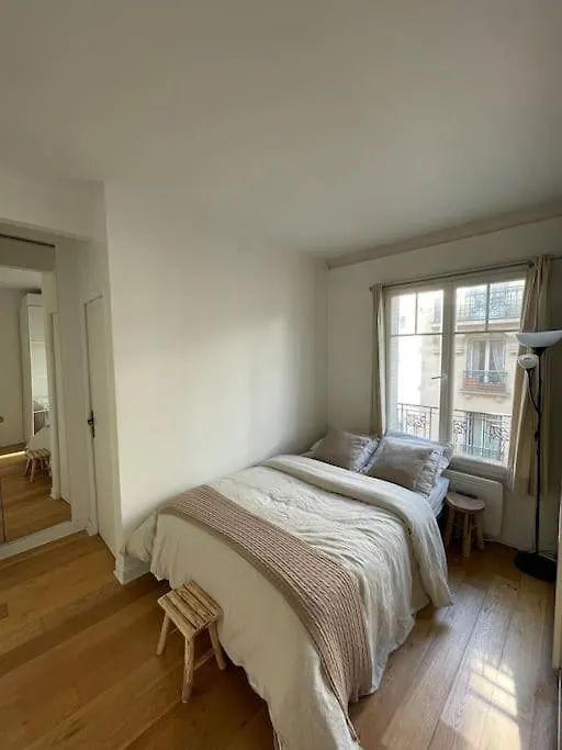 Louis' Haven Apartment Paris