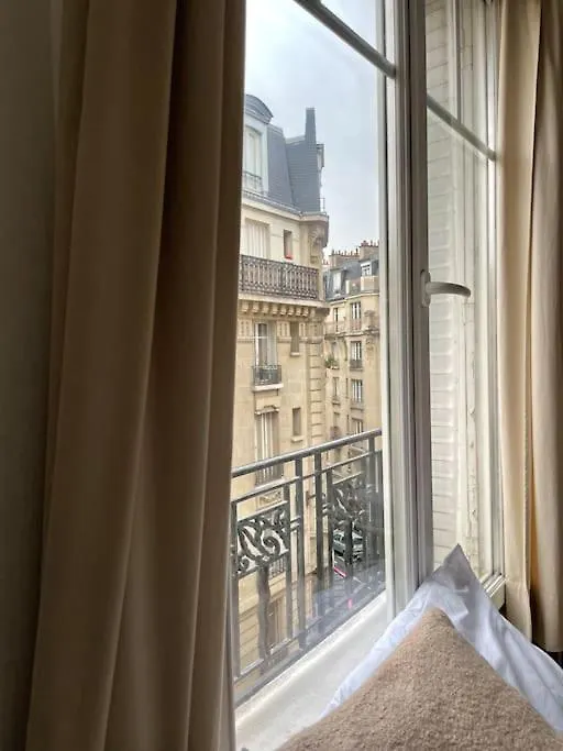 Louis' Haven Apartment Paris
